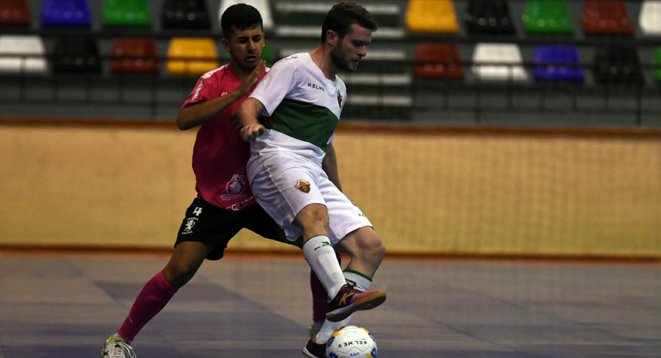 Partido entre Elche Sala y Tenerife Iberia Toscal en el Esperanza Lag