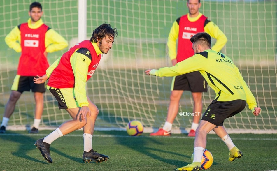 La plantilla del Elche realiza uno de sus primeros entrenamientos de 2019 / Sonia Arcos - Elche C.F.