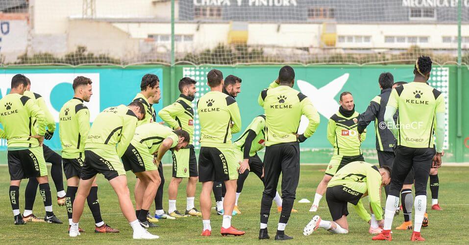 Pacheta dirige un entrenamiento del Elche / Sonia Arcos - Elche C.F.