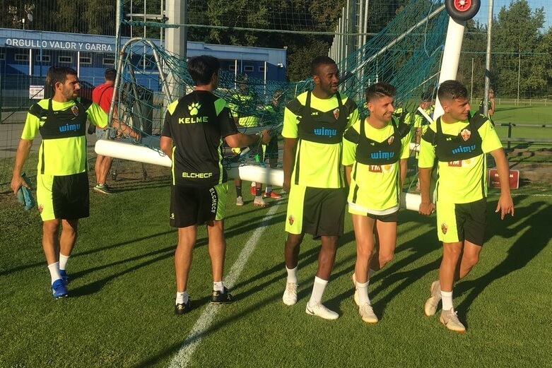 Entrenamiento del Elche C.F. en Oviedo / Elche C.F. Oficial