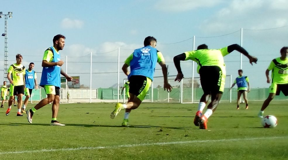 Entrenamiento del Elche el 17 de octubre de 2017 en el anexo / Elchedirecto.com