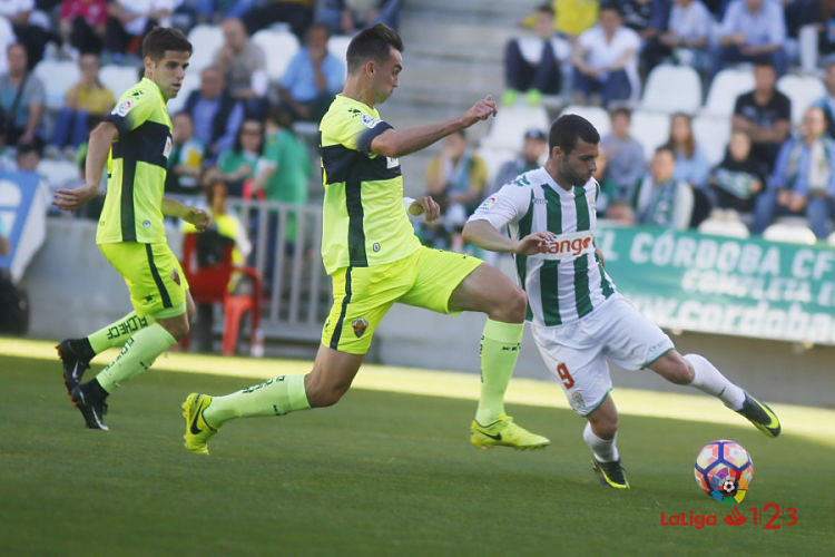 Fabián Ruiz durante el partido ante el Córdoba / LFP