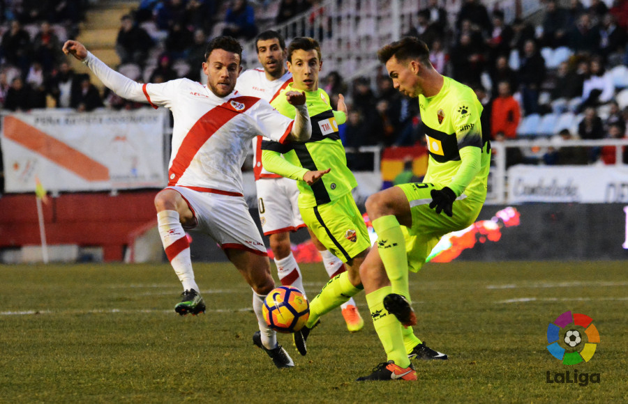 Fabián Ruiz durante el partido ante el Rayo Vallecano / LFP