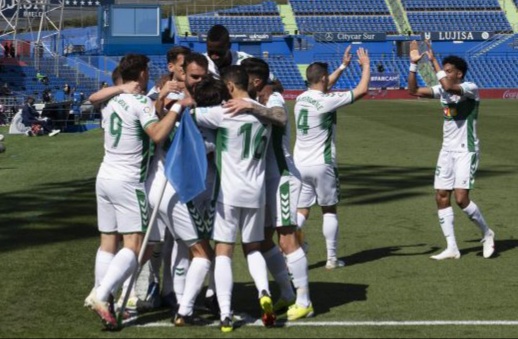 Los jugadores del Elche celebran un gol en Getafe / LaLiga