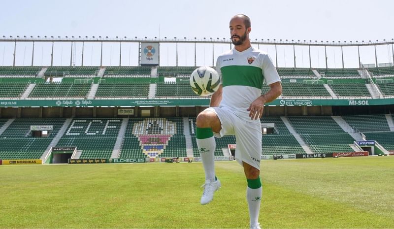 Presentación de Román Golobart como jugador del Elche CF / Sonia Arcos - Elche CF