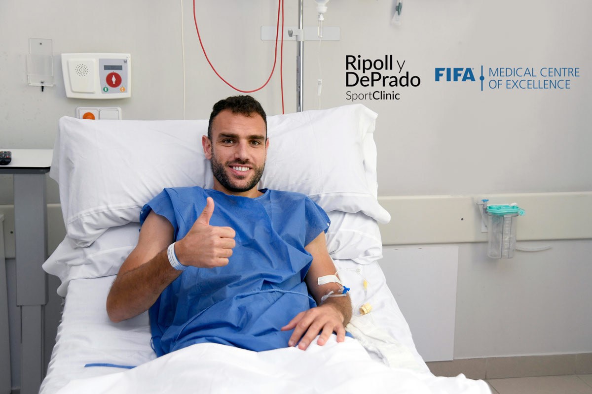 Gonzalo Verdú, tras someterse a una cirugía artroscópica en la rodilla derecha hace  un año / Elche CF