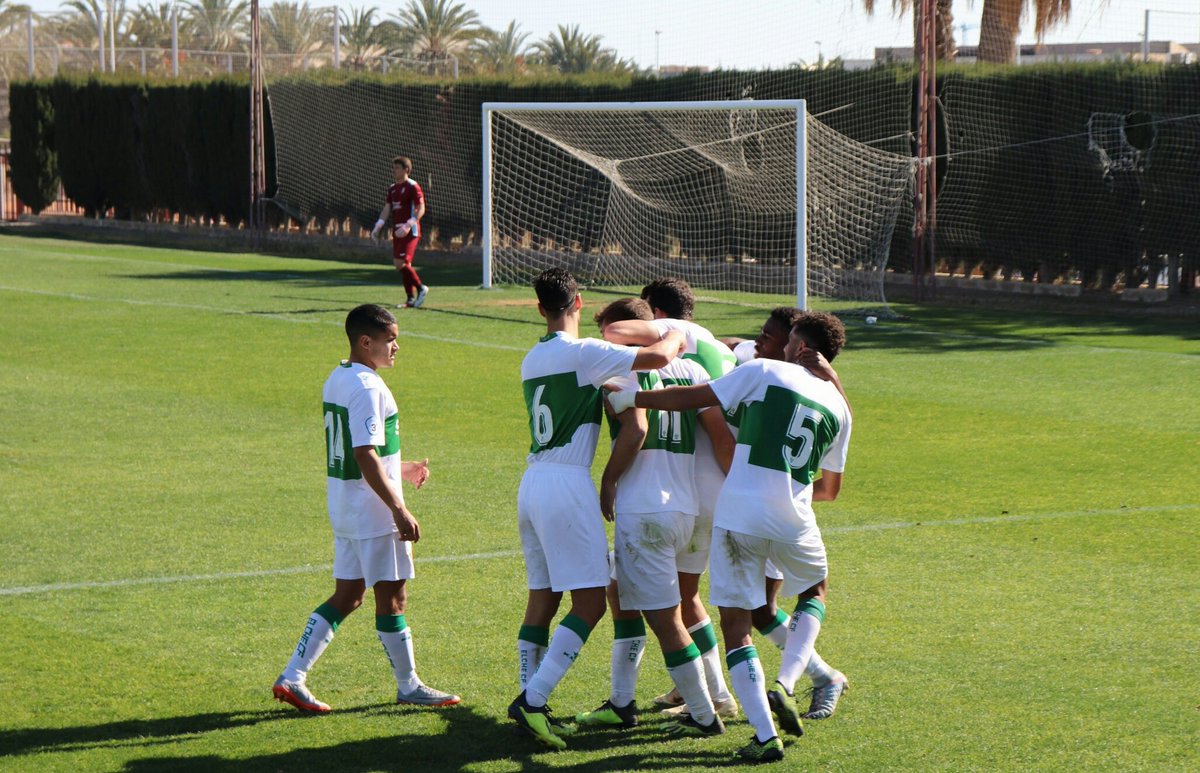 Los jugadores del Ilicitano celebran un gol / Twitter Elche CF