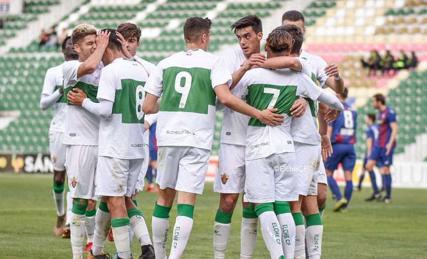 Los jugadores del Elche Ilicitano celebran un gol ante el Alzira / Sonia Arcos - Elche C.F.