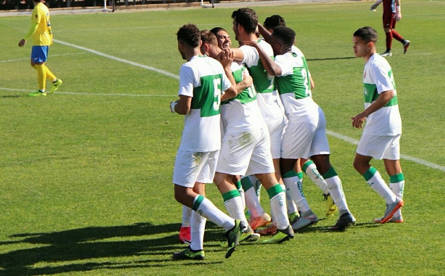 Los jugadores del Elche Ilicitano celebran un gol en la temporada 18-19 / Elche C.F. Base