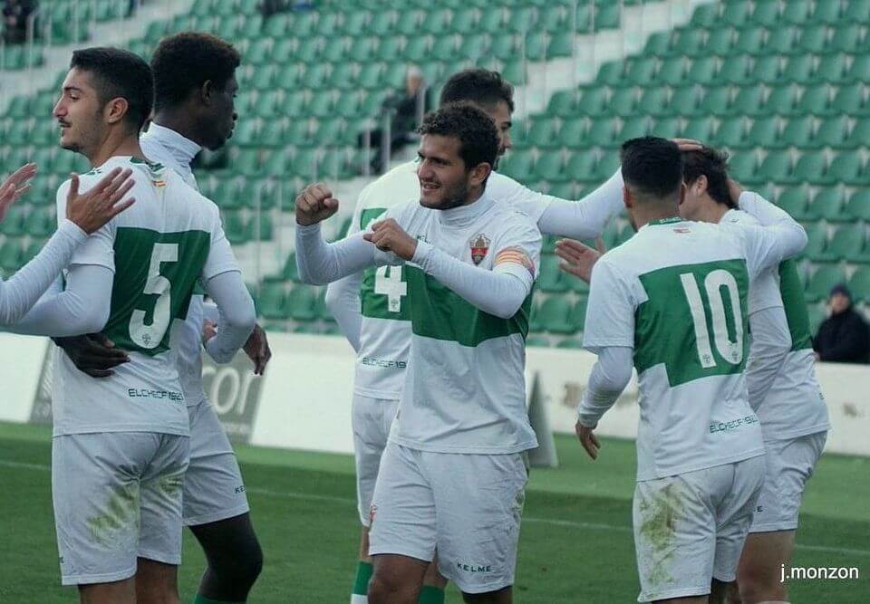 Los jugadores del Elche Ilicitano celebran un gol al Villarreal C / Juan Monzón - Elche C.F. Oficial