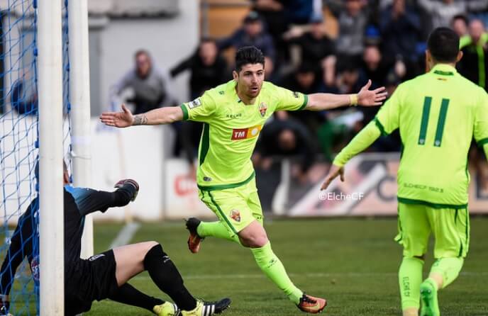 El jugador del Elche Javi Flores, tras marcar un gol al CD Alcoyano / Sonia Arcos - Elche C.F.