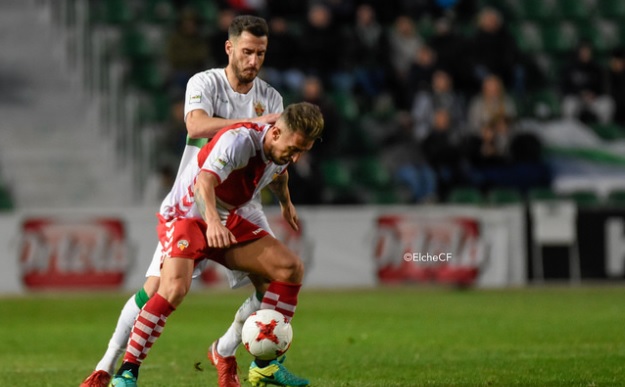 Jony Ñíguez debuta en partido oficial con el Elche, ante el Sabadell / Sonia Arcos - Elche C.F. Oficial