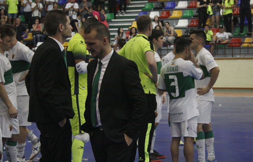 Jordi Durán, decepcionado tras no lograr el ascenso con el Elche C.F. Sala a Primera División / Cristian Ripoll