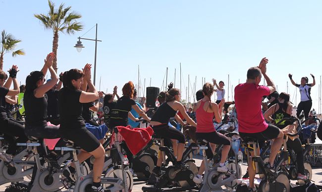 Jornada deportiva organizada por Fundación Río Safari Elche en Santa Pola