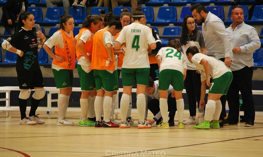 El equipo del Joventut d'Elx durante un partido / Cristina Mateo