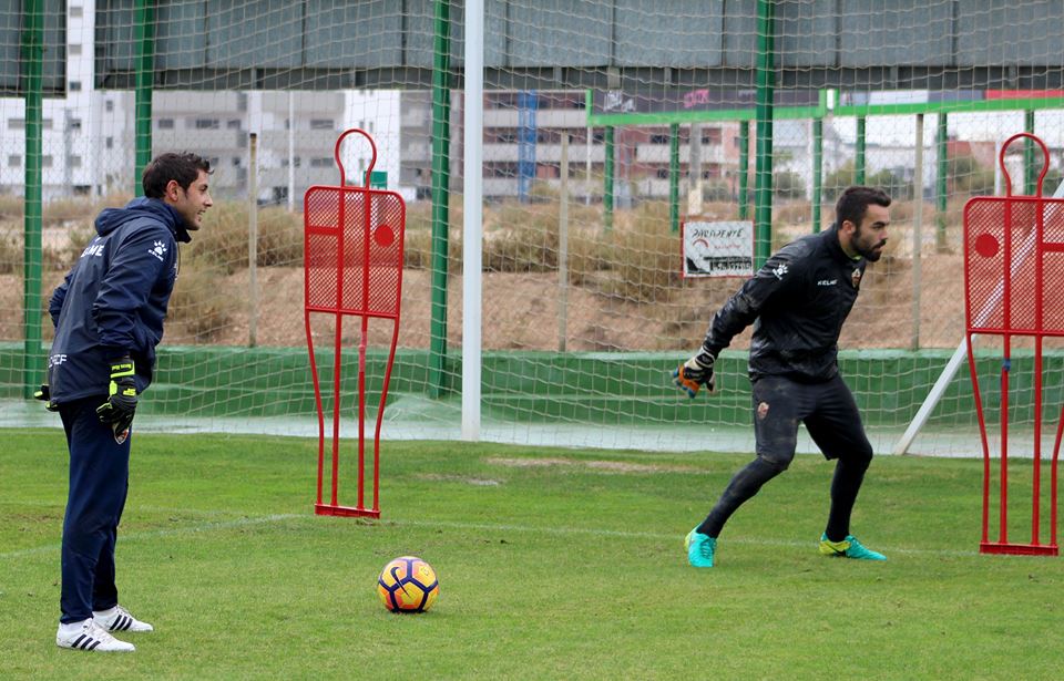 Juan Carlos durante un entrenamiento con el Elche / Sonia Arcos - Elche CF