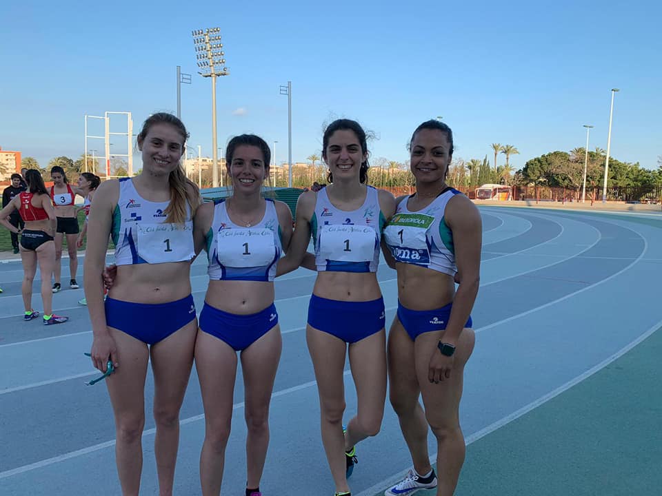 El equipo femenino del Club Juventud Atlética Elche