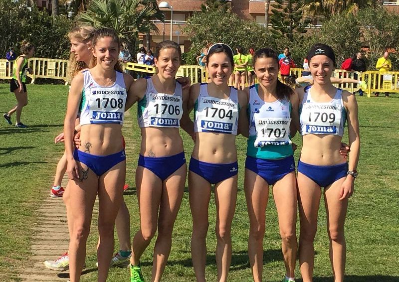 Equipo femenino de cross largo del Juventud Atlética Elche