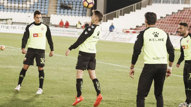 Liberto durante el calentamiento antes del partido en Almería / LFP