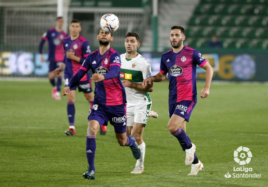 Partido entre Elche y Valladolid en el Martínez Valero, en la temporada 20-21 / LaLiga