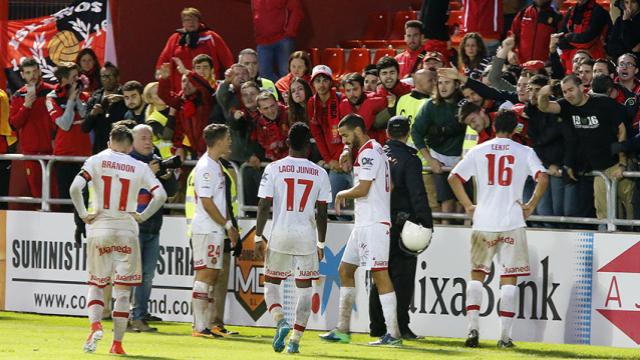 Los jugadores del Mallorca tras su descenso a Segunda B / LFP