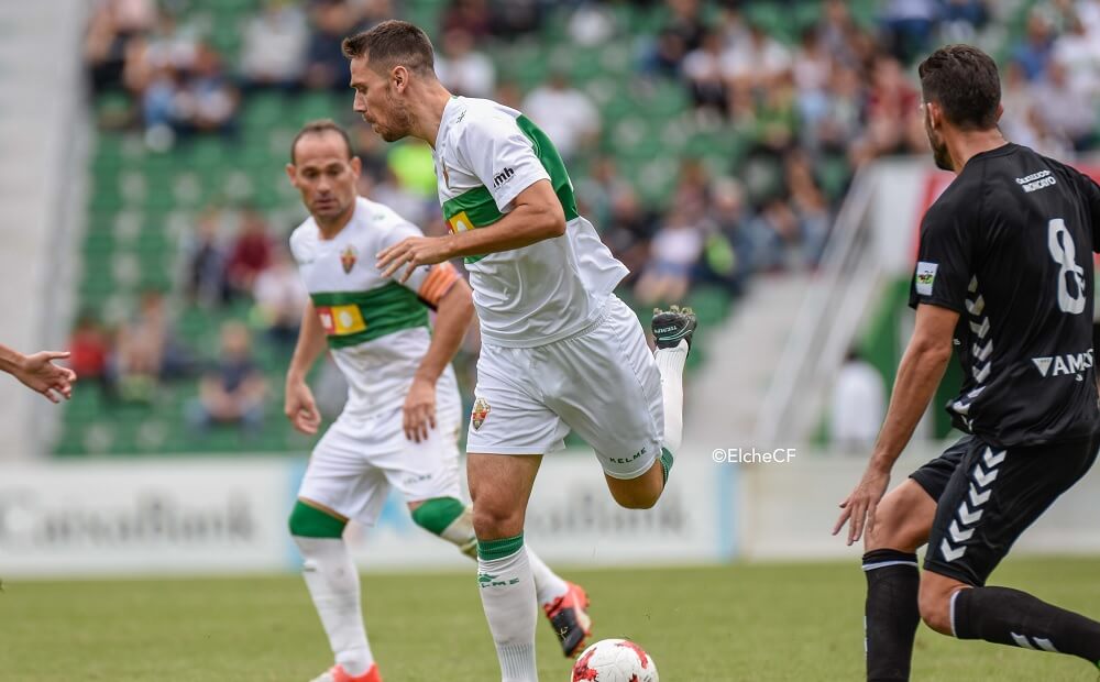 El jugador del Elche Manuel Sánchez durante un partido ante el Albacete / Sonia Arcos - Elche C.F.