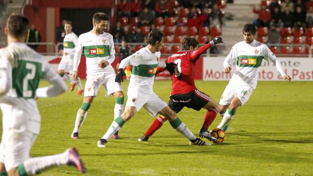 Partido entre Mirandés y Elche en Anduva / LFP