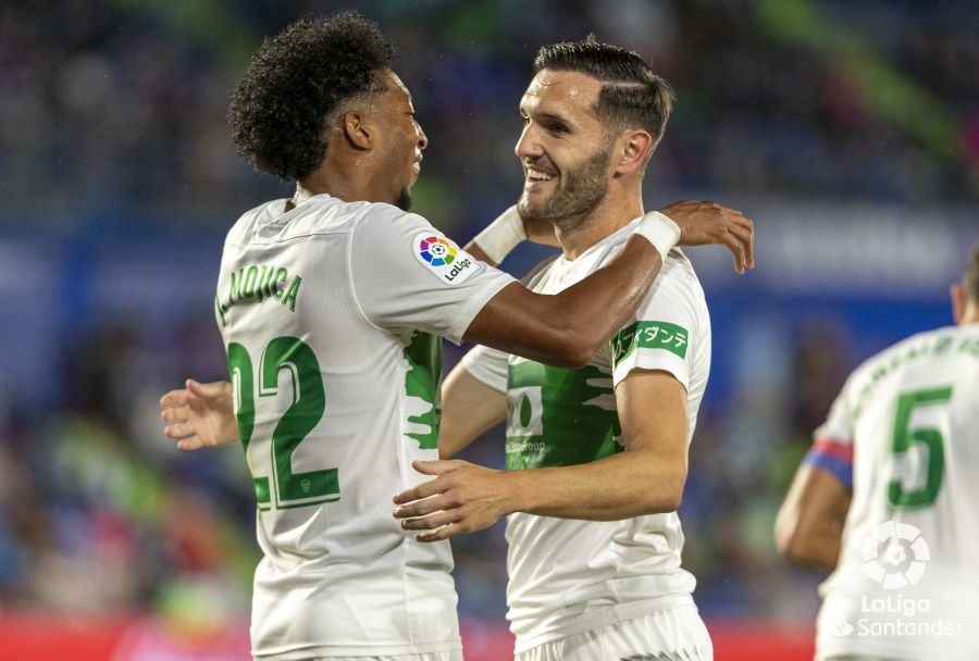 Mojica y Lucas Pérez celebran el gol del segundo ante el Getafe / LaLiga