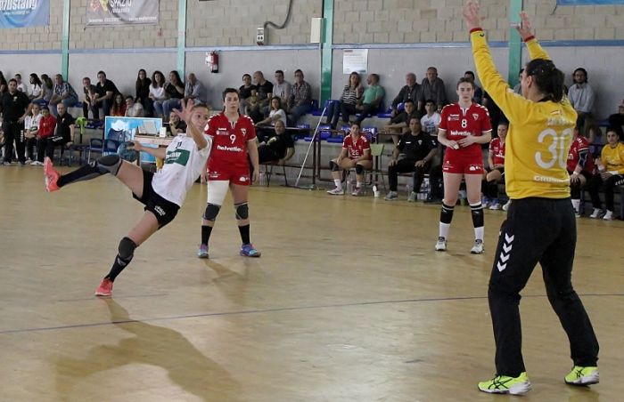 Partido entre Elche Mustang y Alcobendas en el pabellón de Carrús, en mayo de 2017