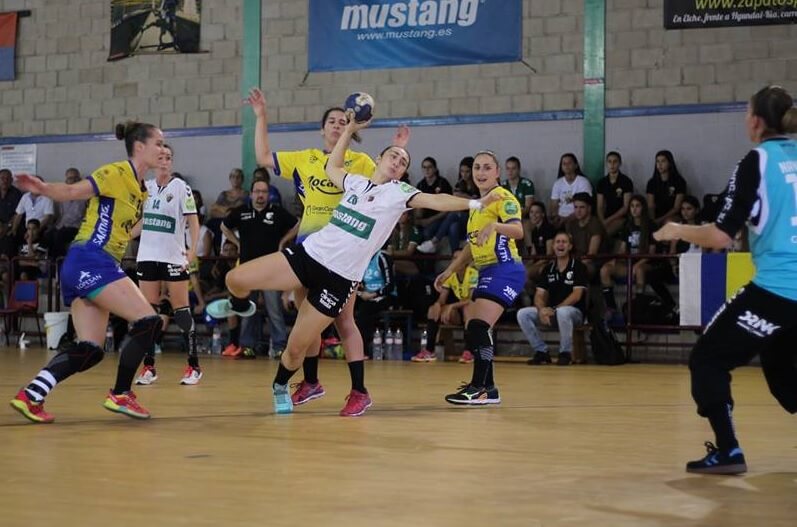 Partido entre Elche Mustang y Rocasa Gran Canaria en Carrus / CBM Elche