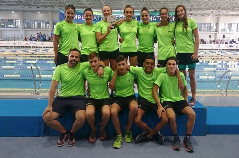 Equipo infantil del Club de Tenis Elche en el Nacional de Málaga