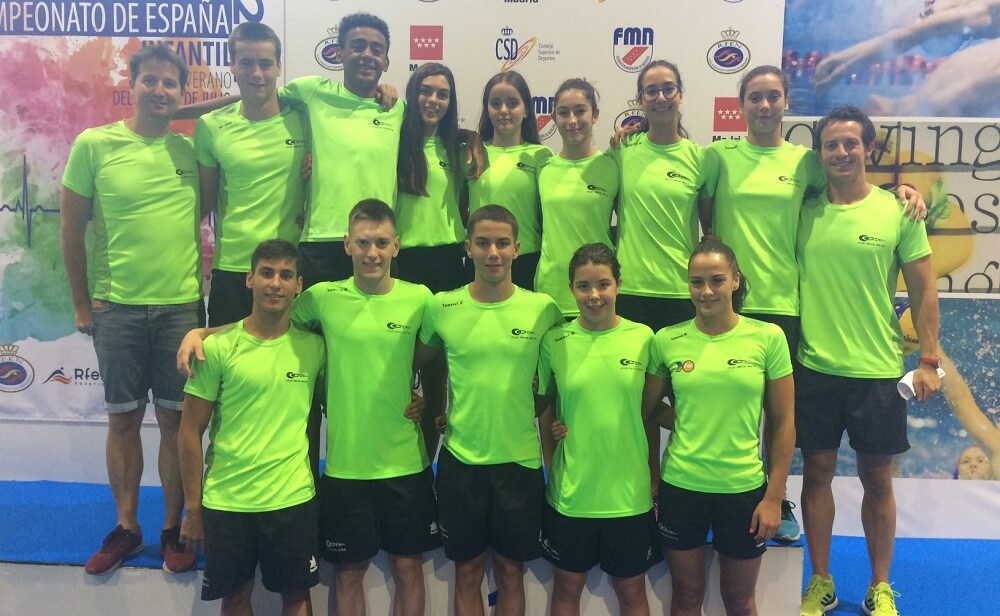 Equipo de natación infantil del Club de Tenis Elche en el Campeonato de España celebrado en julio de2018