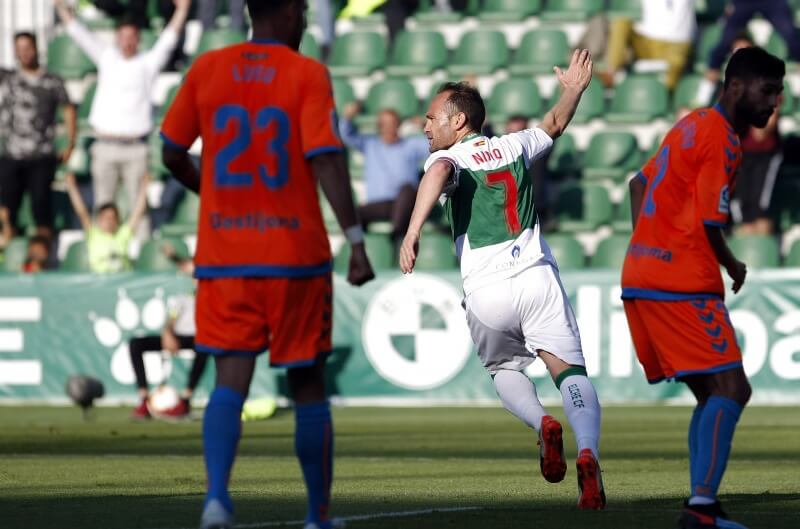 El jugador del Elche Nino celebra un gol ante el Rayo Majadahonda | LFP