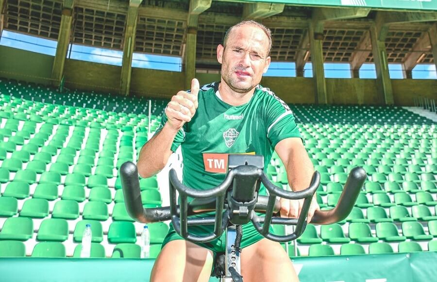 El jugador del Elche C.F. Nino durante una prueba antes del inicio de la pretemporada 2020 / Elche C.F. Oficial