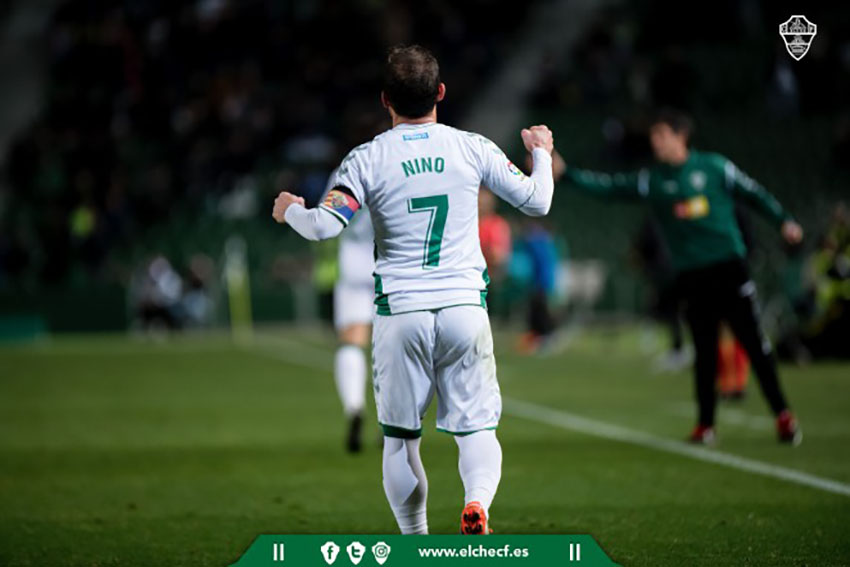 Nino celebra uno de sus goles en el Martínez Valero / Sonia Arcos - Elche CF