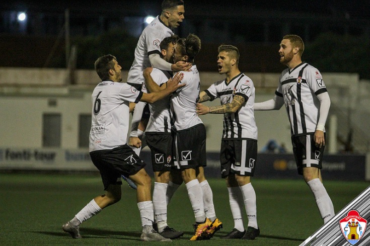 Los jugadores del Ontinyent celebran un gol durante la temporada 18-19 / Ontinyent C.F.