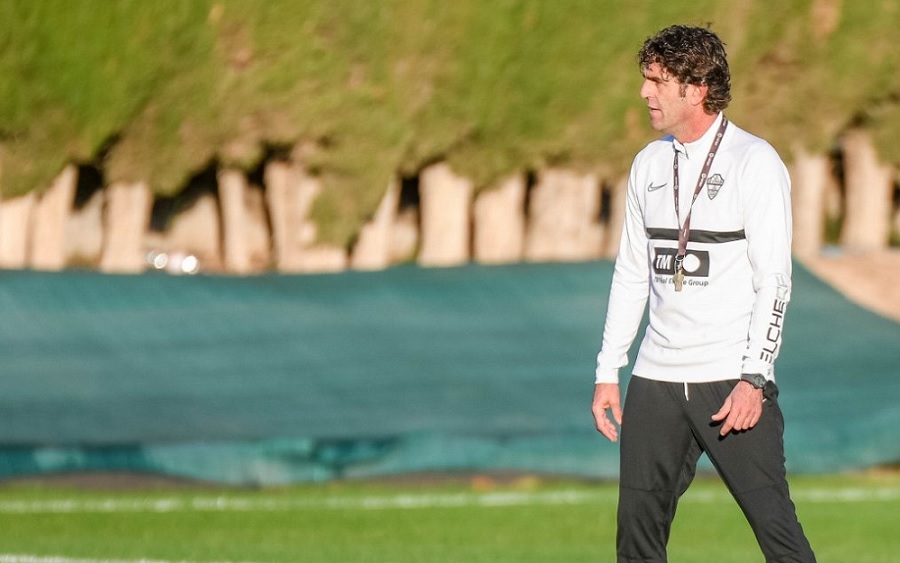 El técnico asistente del Elche, José Manuel Rodríguez Ortega, durante un entrenamiento / Sonia Arcos - Elche C.F. El técnico asistente del Elche, José Manuel Rodríguez Ortega, durante un entrenamiento / Sonia Arcos - Elche C.F.