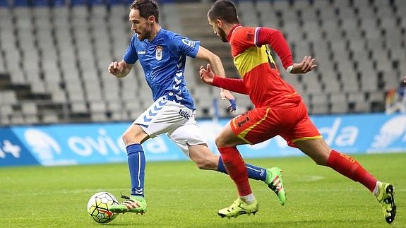 Partido del Elche ante el Oviedo en el Carlos Tartiere / El Comercio