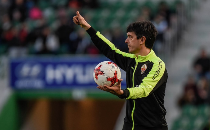 Pacheta dirige al Elche ante la Llagostera / Sonia Arcos - Elche C.F.