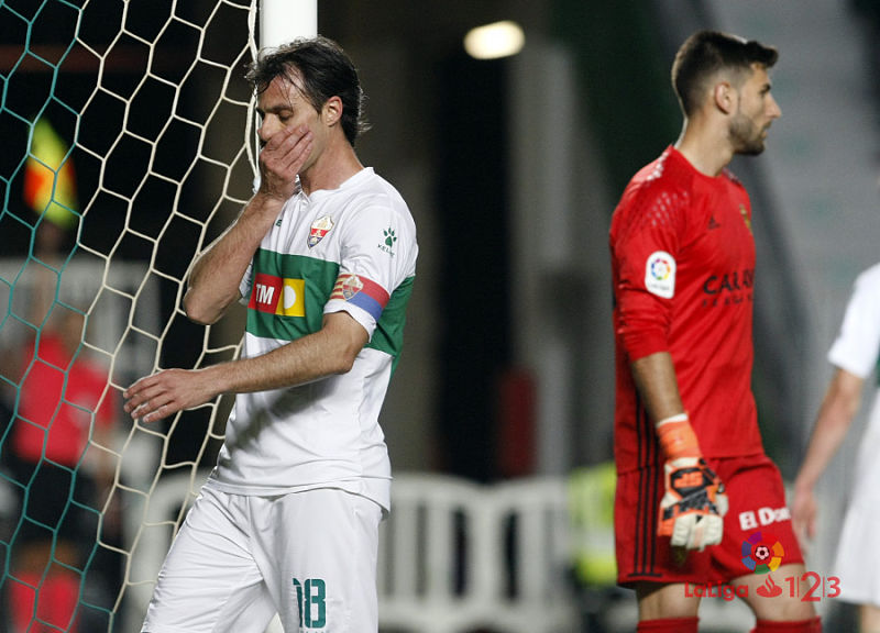 Sergio Pelegrín lamenta un fallo ante el Zaragoza / LFP