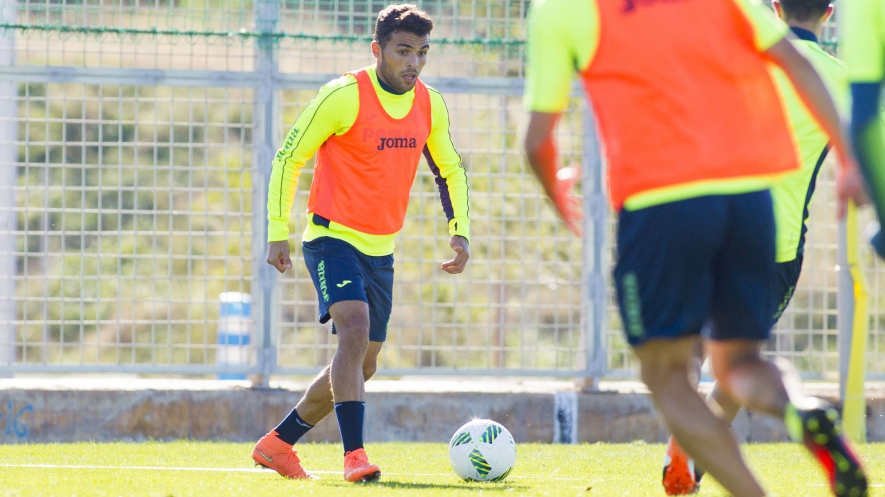 Peris durante un entrenamiento con el Villarreal B / Actualitatdiaria.com