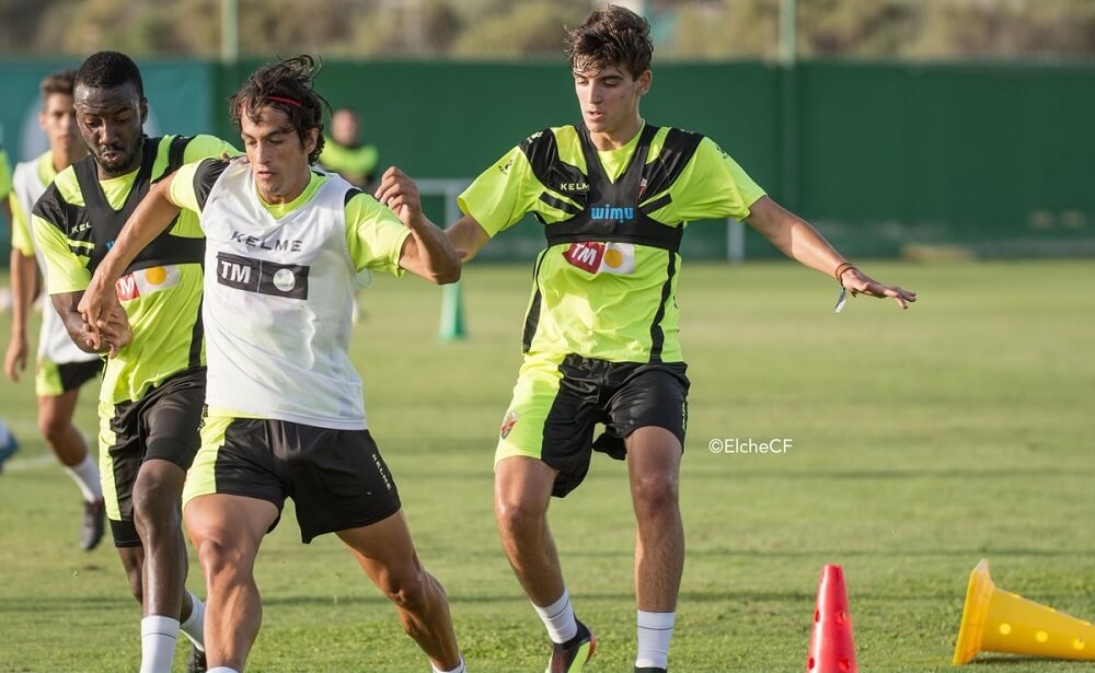 Daniel Provencio, Neyder Lozano y Gonzalo Villar durante un entrenamiento con el Elche / Sonia Arcos - Elche C.F.