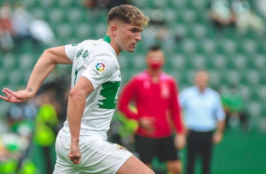 Raúl Guti durante un partido con el Elche CF en la temporada 21-22 / Elche C.F. Oficial Raúl Guti durante un partido con el Elche CF en la temporada 21-22 / Elche C.F. Oficial