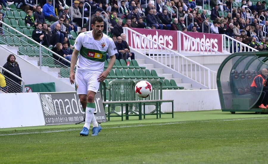 Tekio durante un partido con el Elche ante el Cornellá / Cristian Ripoll