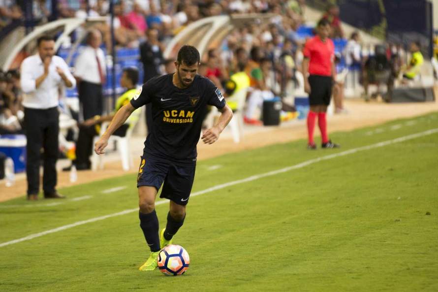 Tekio durante un partido con el UCAM