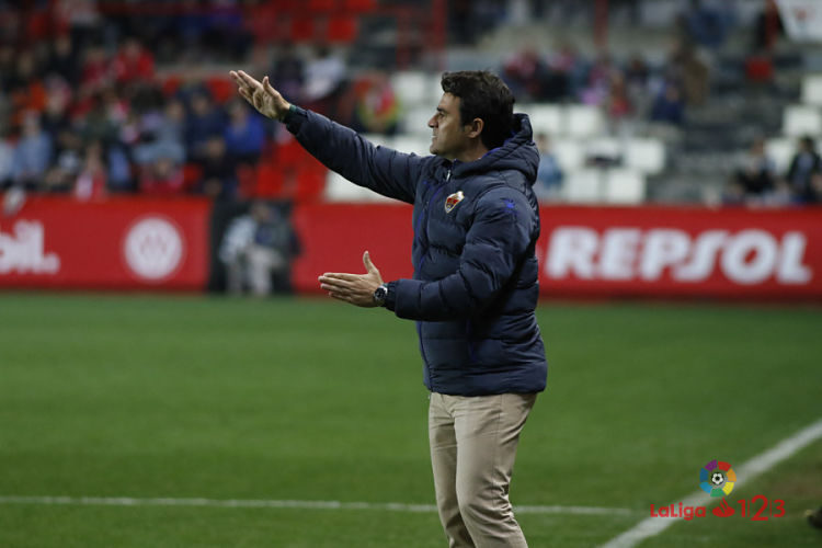 Alberto Toril dirige al Elche en Tarragona / LFP Alberto Toril dirige al Elche en Tarragona / LFP