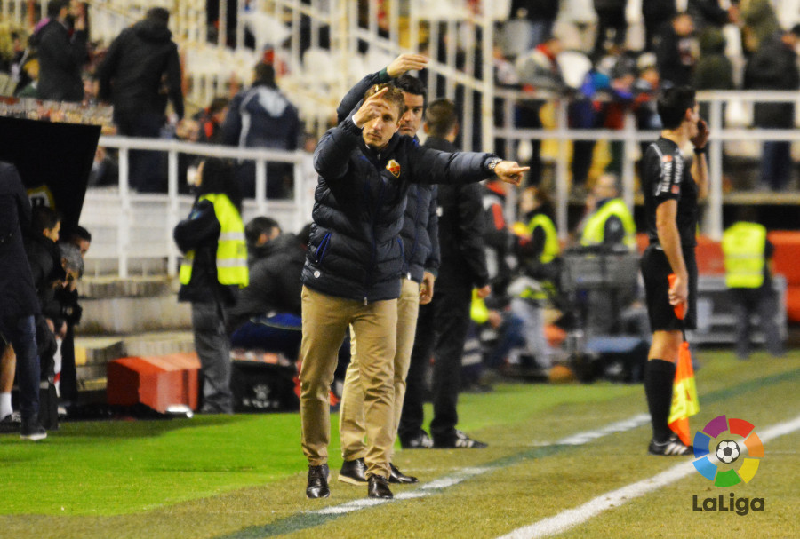 Alberto Toril y su segundo dirigen al Elche en Vallecas / LFP