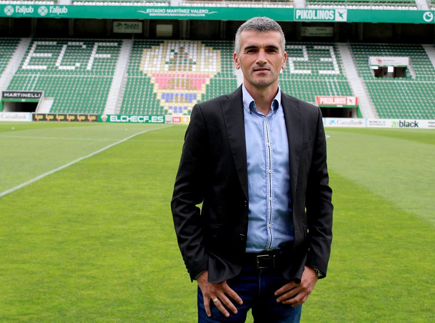 Vicente Parras, el día de su presentación como entrenador del Elche / Elche C.F. oficial