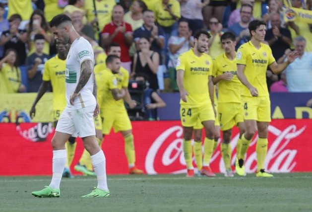 Los jugadores del Villarreal celebran un gol ante el Elche, en la temporada 22-23 / LaLiga