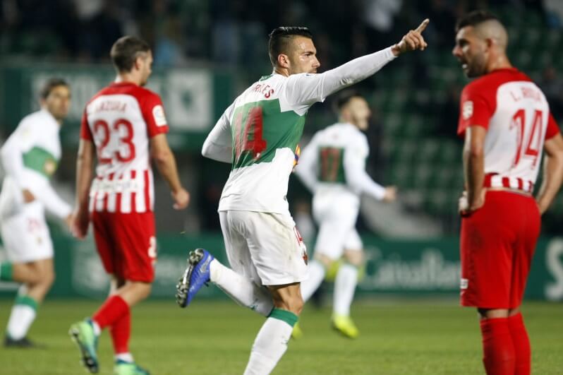 Xavi Torres celebra su gol con el Elche ante el Almería - LFP